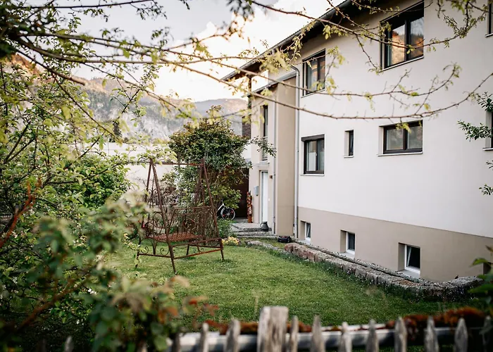 Wolke 7, Bergblick Apartment, Kingsizebett & Schlafcouch, Balkon & Garten Kiefersfelden